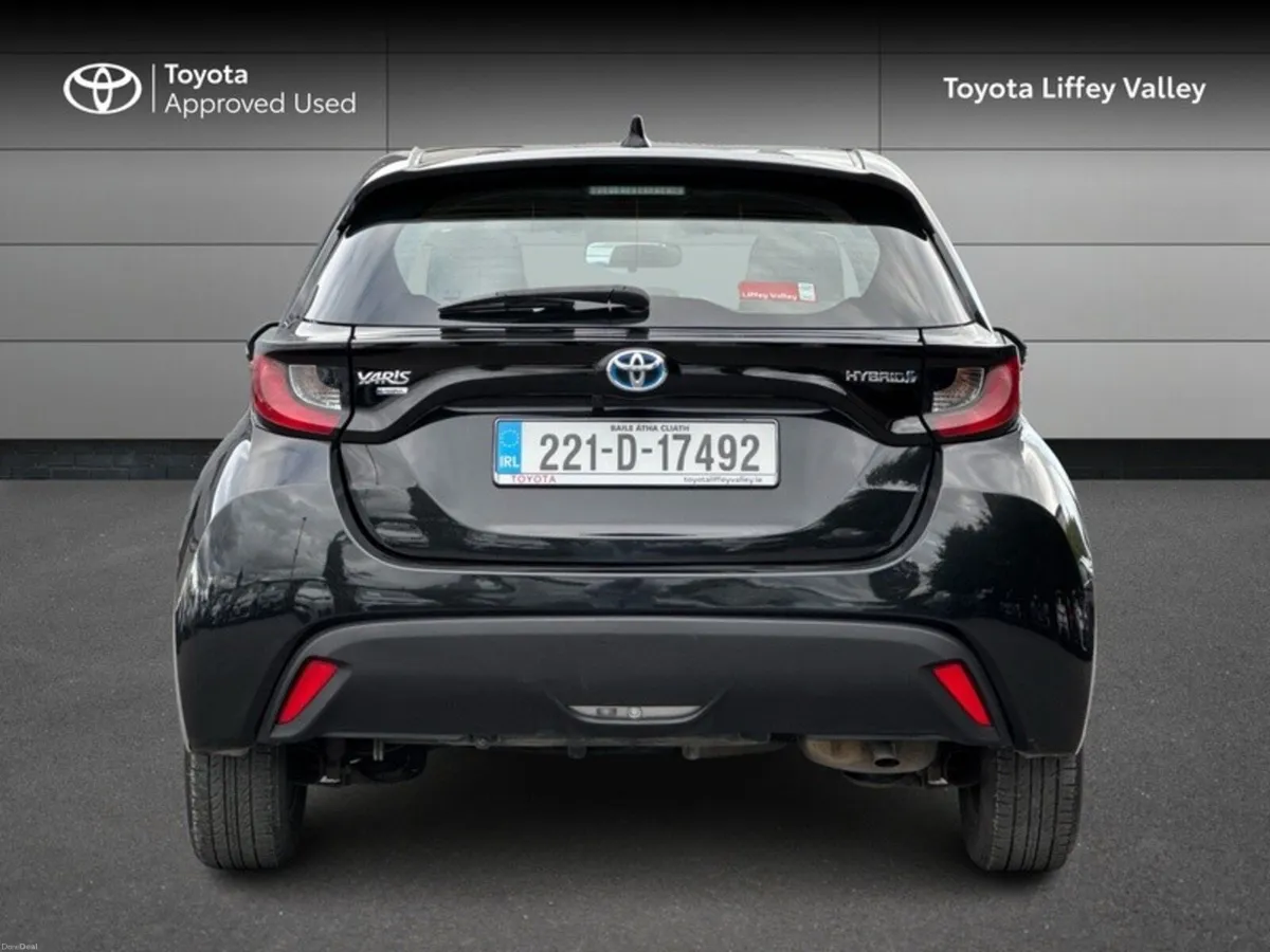 Toyota Yaris YARIS HYBRID LUNA - Image 4