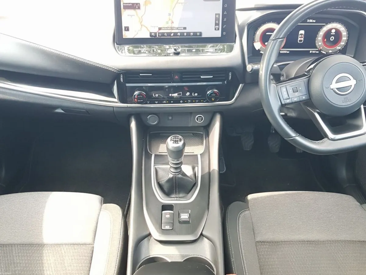 Nissan Qashqai 1.3 PET MILD HYBRID SV PREMIUM **€3 - Image 3