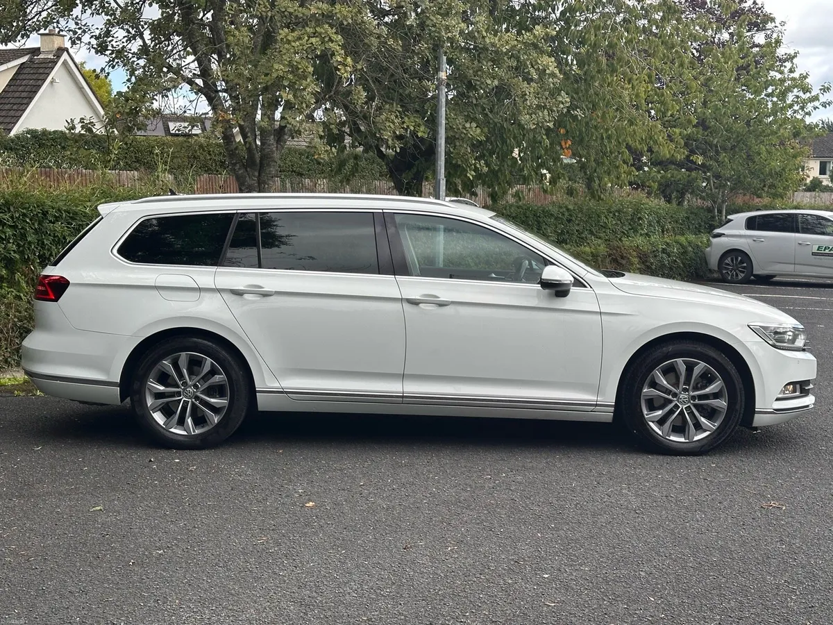 Volkswagen Passat Automatic Highline - Image 5