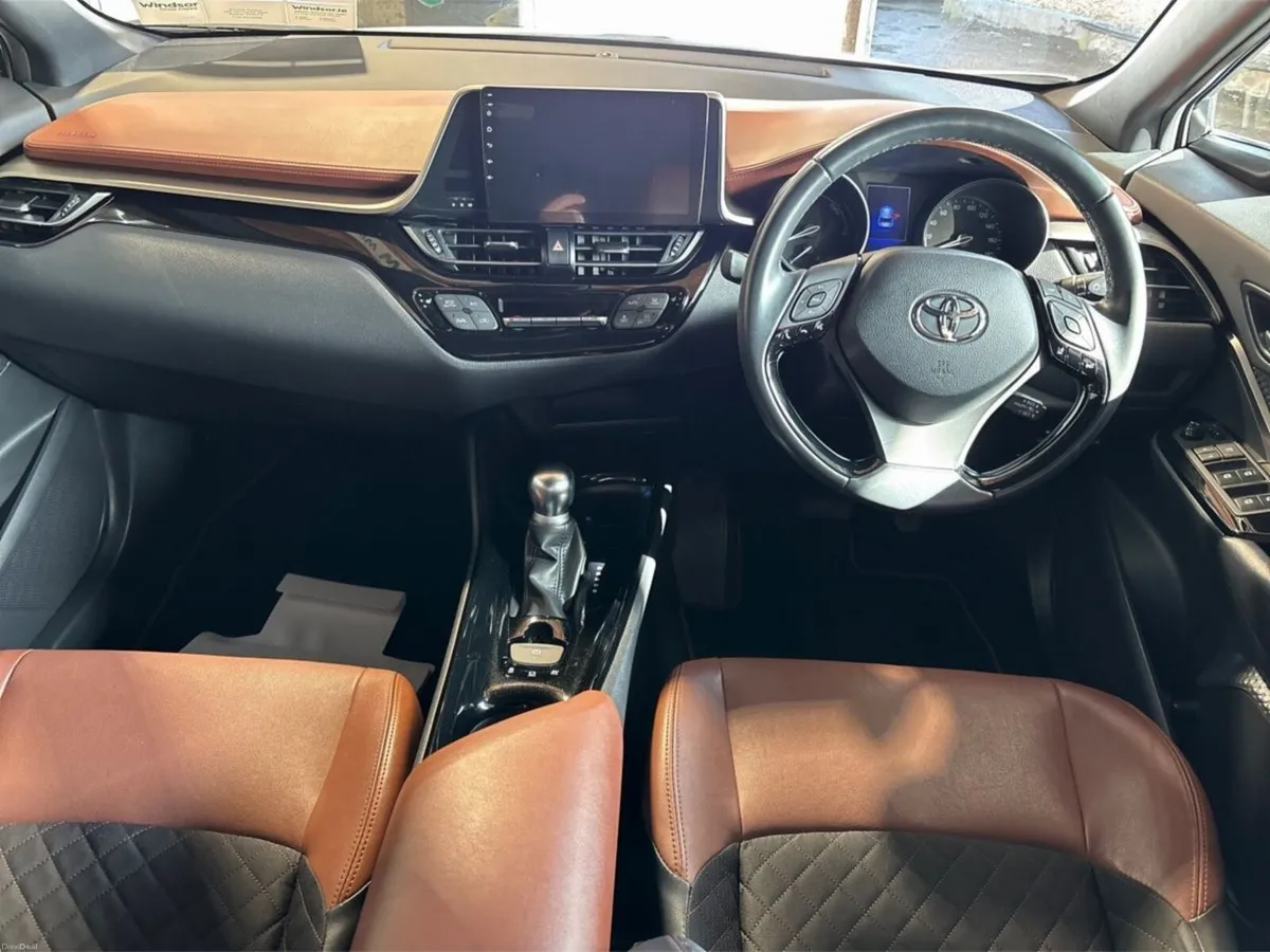 Toyota C-HR 1.8 HYBRID - Image 3