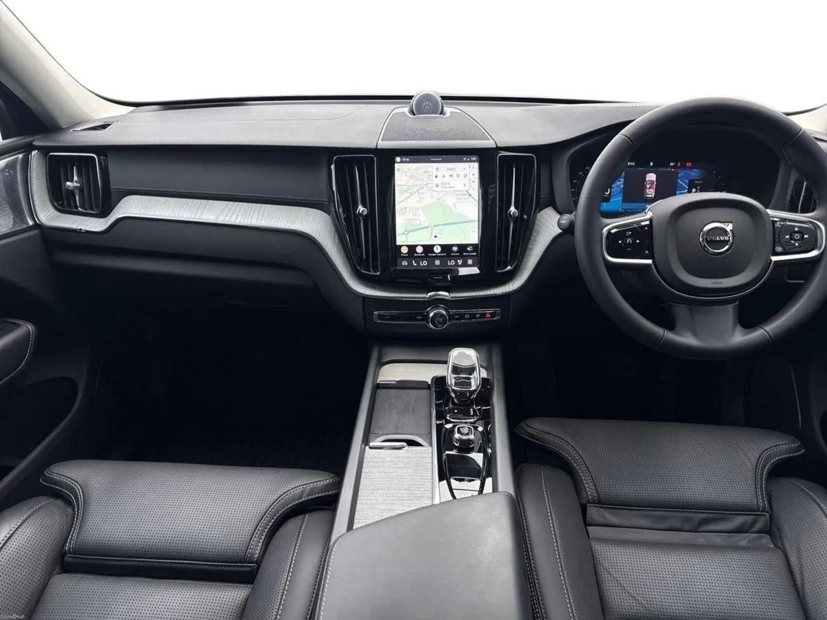 Volvo XC60 T6 AWD ULTRA DARK *WARRANTY 2029* € PER - Image 6