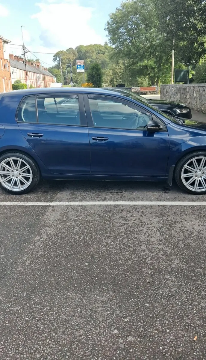 Volkswagen Golf 2011 - Image 1