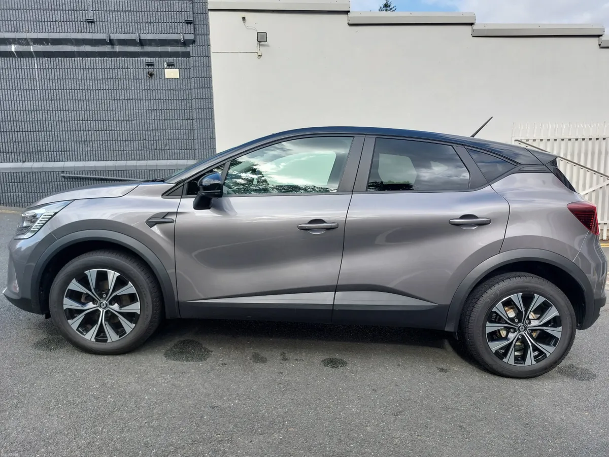 Renault Captur 2023 EVOLUTION TCE FULL HISTORY - Image 4