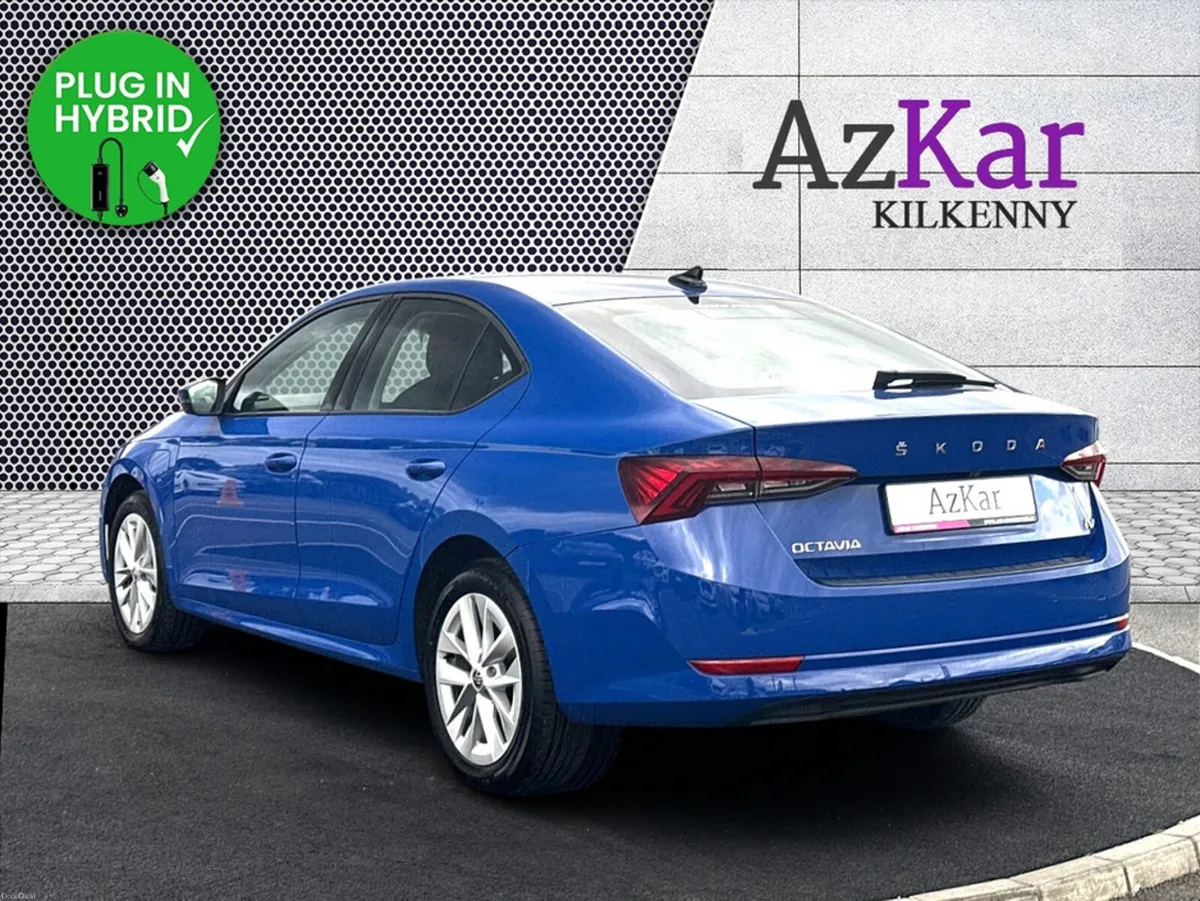 Skoda Octavia 2023 SE-TECH 1.4 PETROL PLUG IN HYBR - Image 6