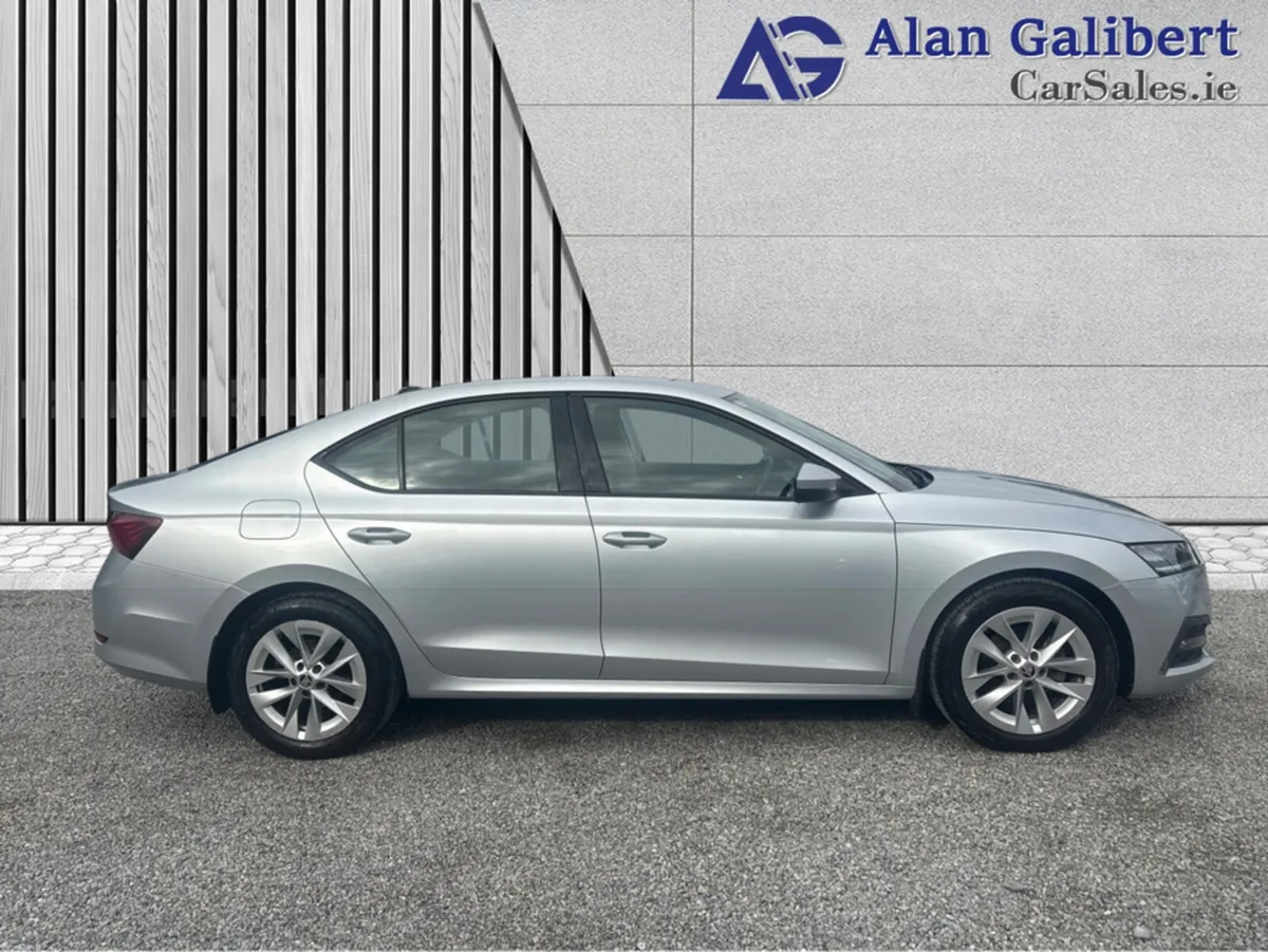 Skoda Octavia AMBITION 1.0 TSI LOW MILEAGE - Image 3