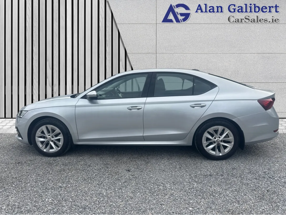 Skoda Octavia AMBITION 1.0 TSI LOW MILEAGE - Image 5