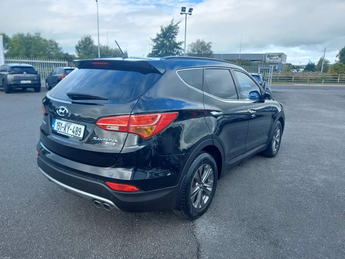 Hyundai Santa Fe 2WD COMFORT 4DR - Image 5