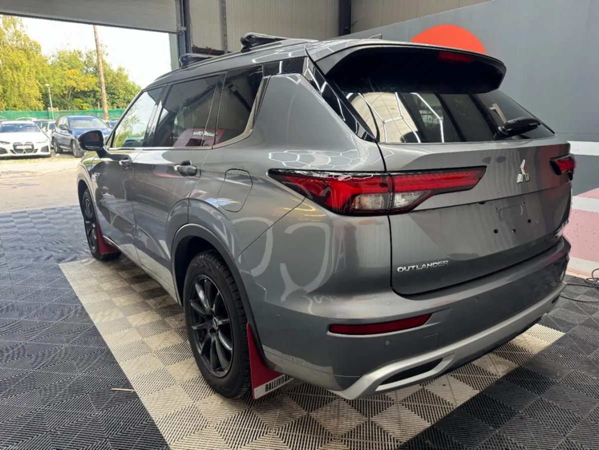 Mitsubishi Outlander 2023 MITSUBISHI OUTLANDER PHE - Image 5