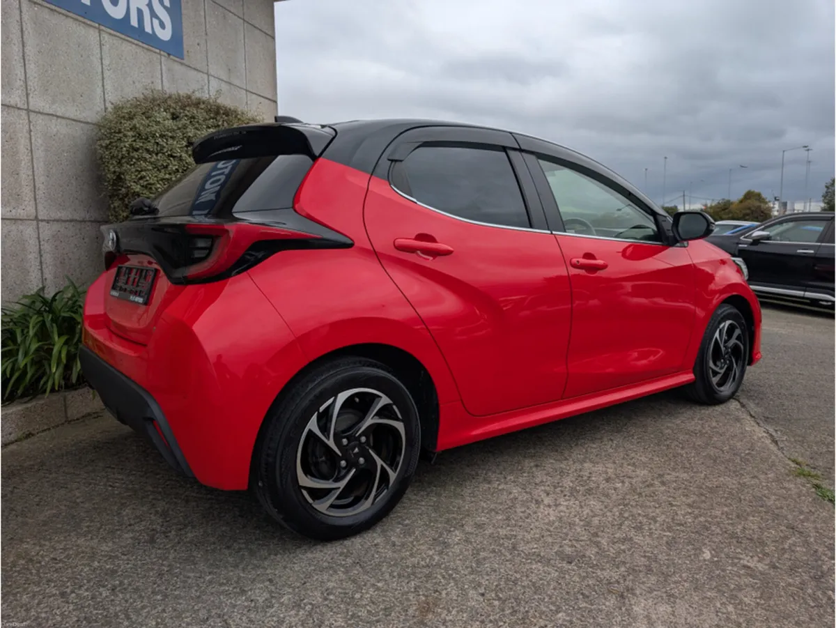 Toyota Yaris Z HYBRID AUTOMATIC 1.5 PETROL //REVER - Image 6
