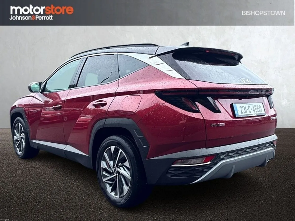 Hyundai Tucson 2WD Executive Plus w 2 Tone Roof - Image 2