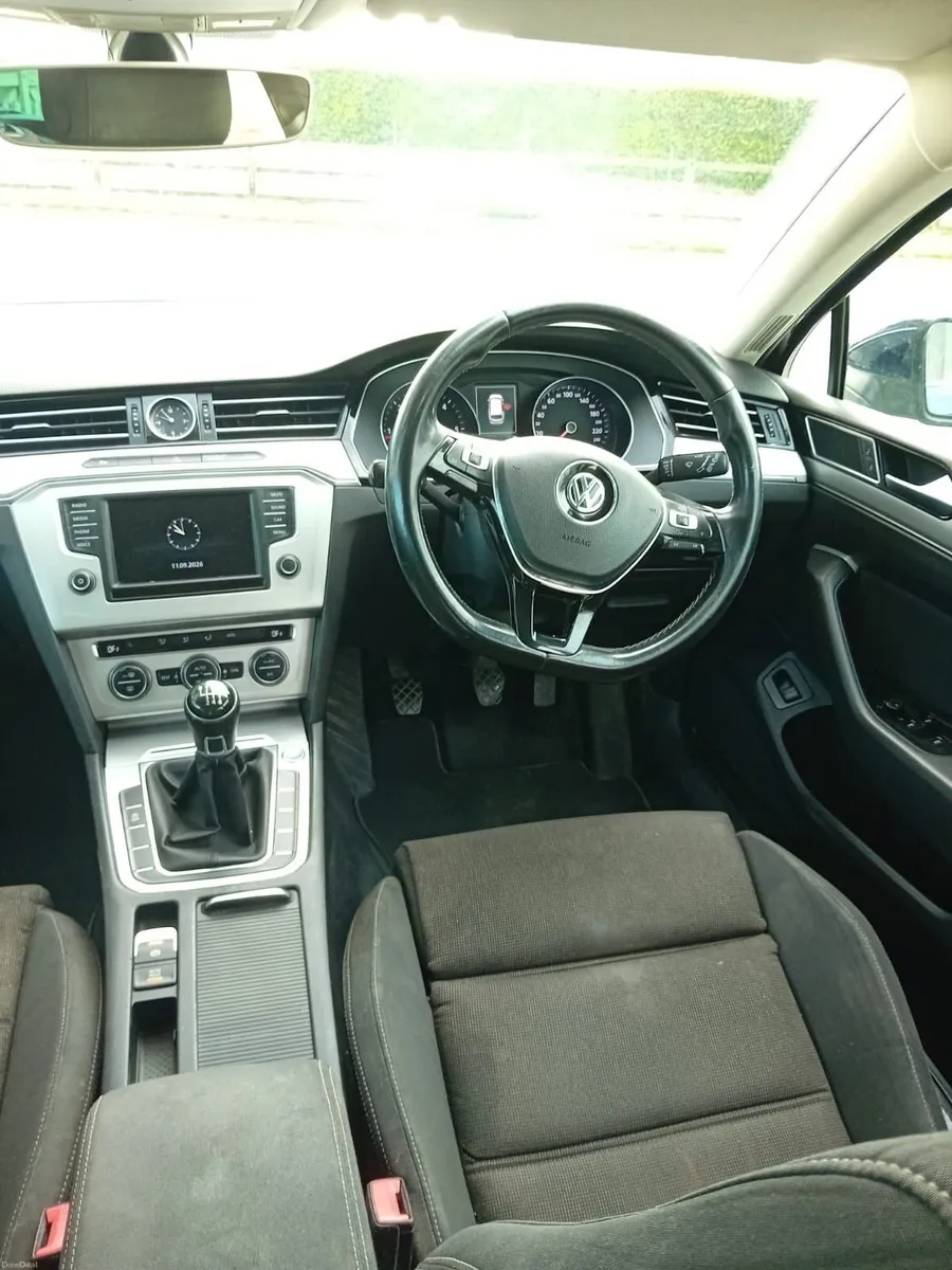 Volkswagen Passat 2015 - Image 3