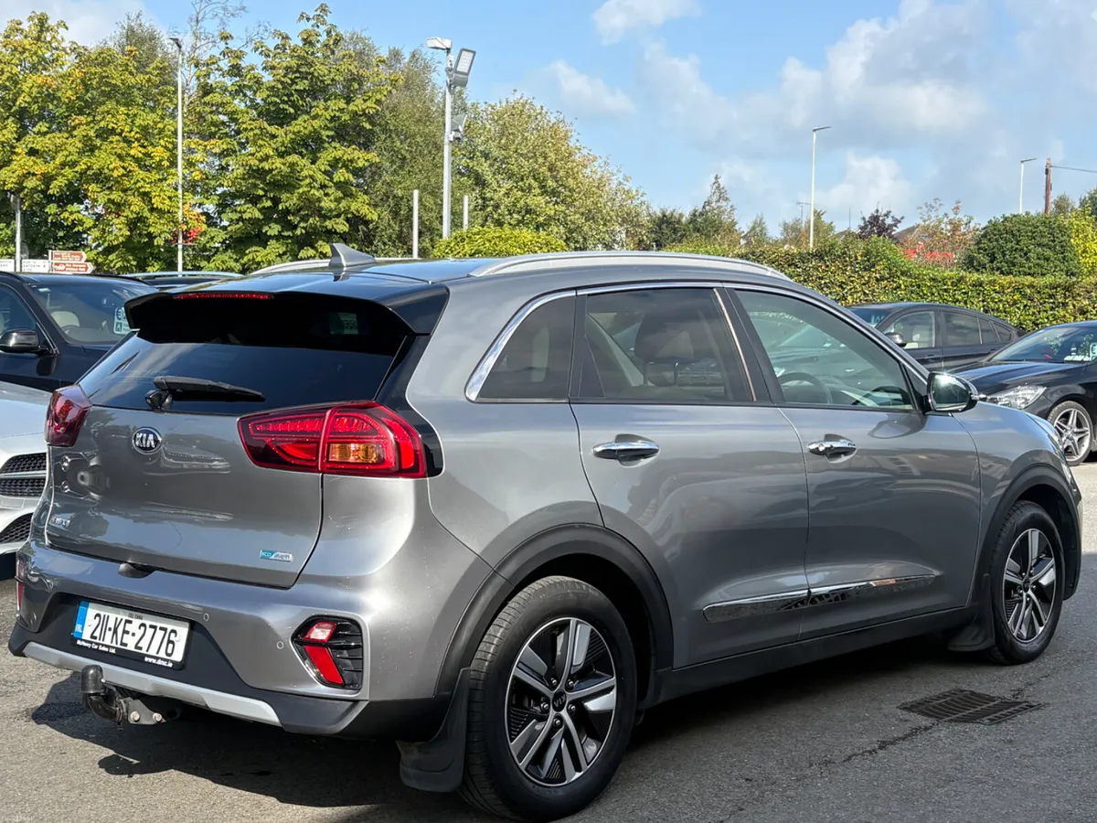 211 Kia Niro 1.6 Hbrid PHEV Auto - Image 5