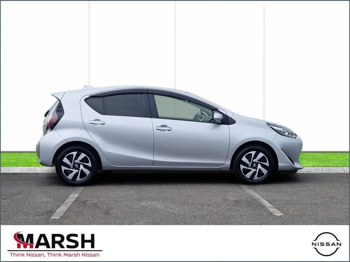 Toyota Aqua HYBRID S-STYLE 1.5 - Image 4