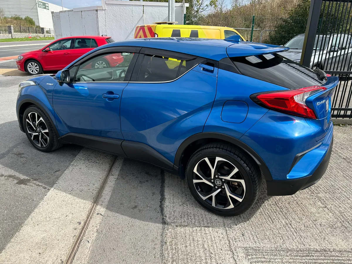 TOYOTA C-HR 2017, 1.8 HYBRID AUTO LOW KM HIGH SPEC - Image 4