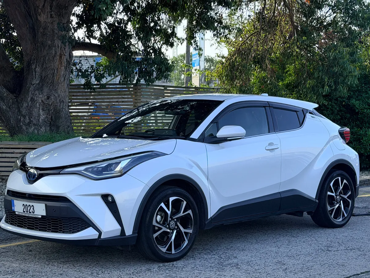 2023 TOYOTA C-HR..HEATED SEATS..2 KEYS - Image 2