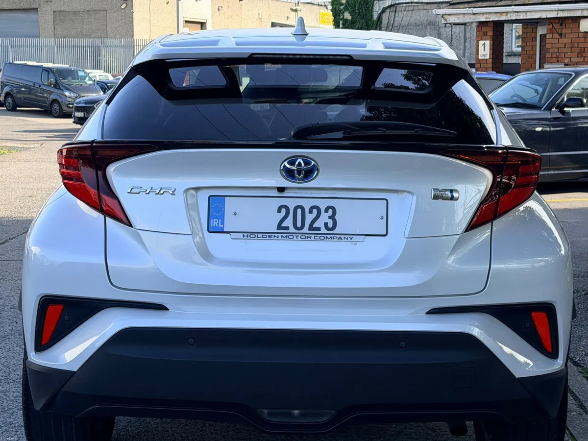 2023 TOYOTA C-HR..HEATED SEATS..2 KEYS - Image 6