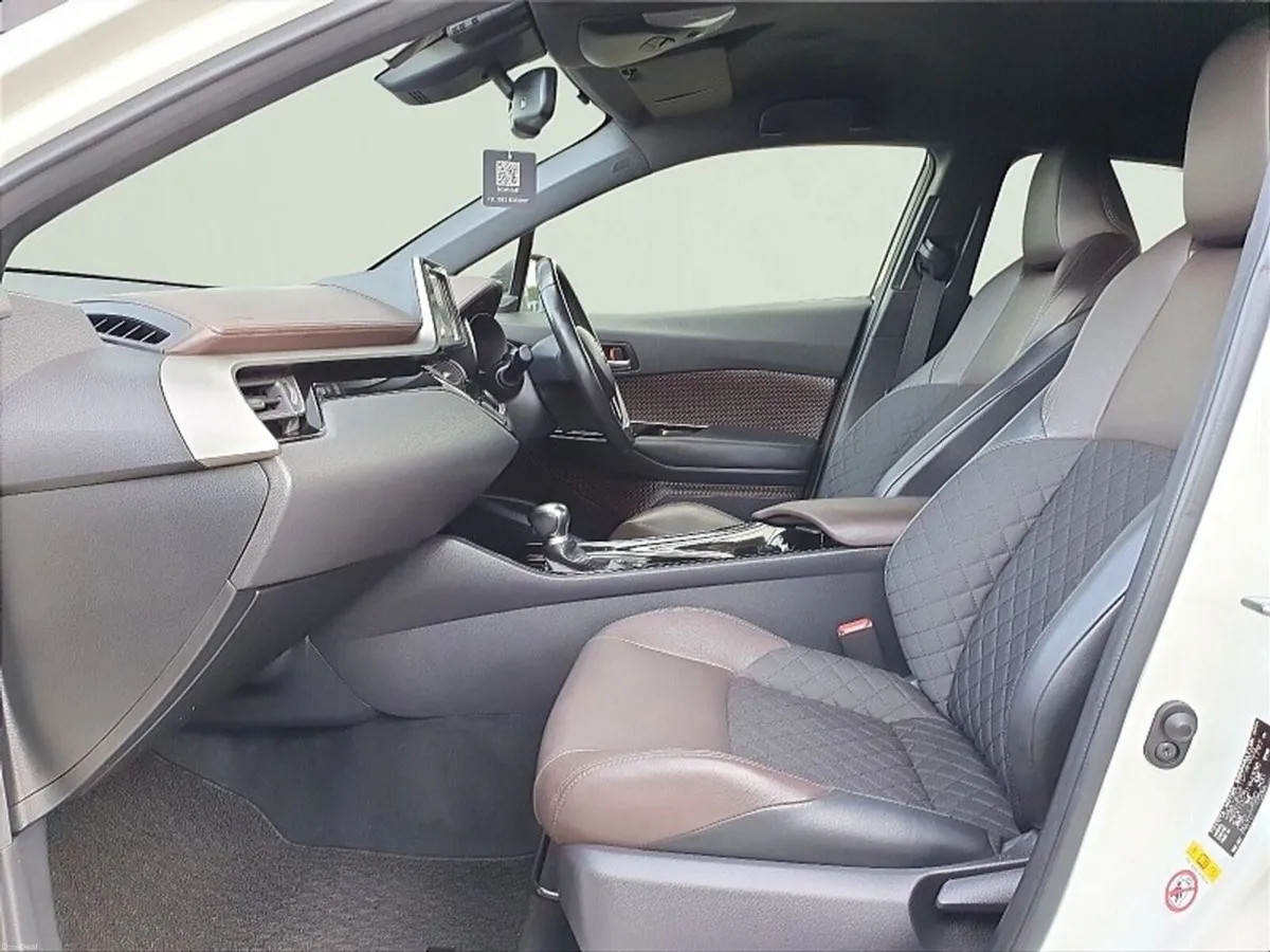 Toyota C-HR ** Z HYBRID ** HUGE SPEC ** TRINITY MO - Image 6