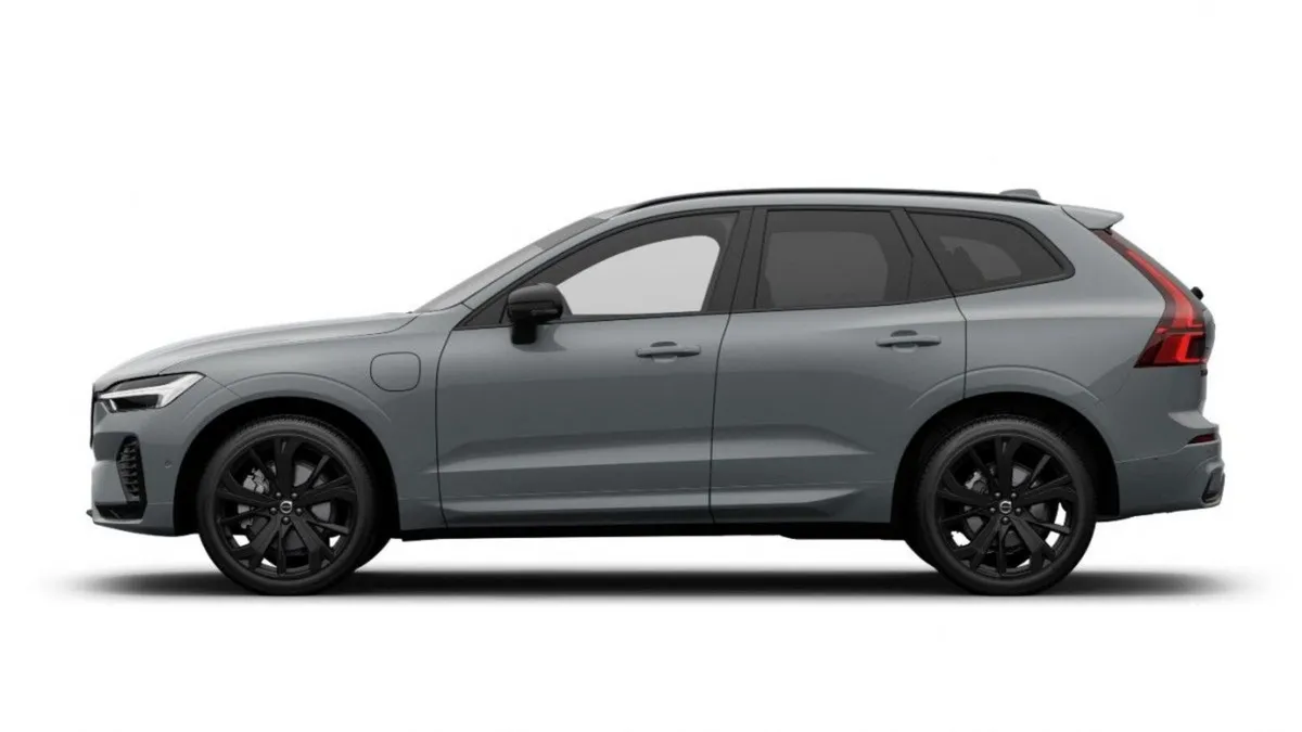 Volvo XC60 REDUCED SEPTEMBER OFFER ! Plus T6 AWD P - Image 2