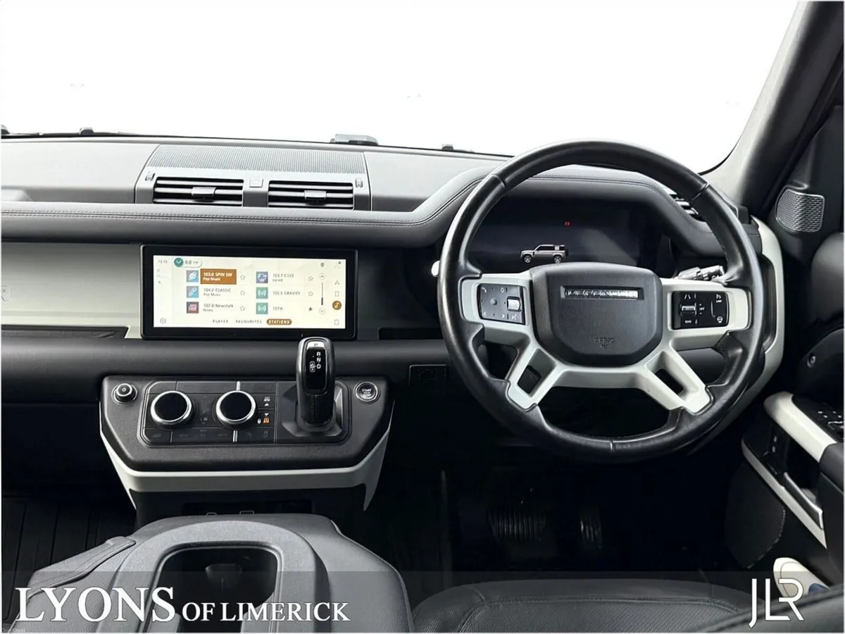 Land Rover Defender 110 3.0D X Dynamic 3 Seater Co - Image 4