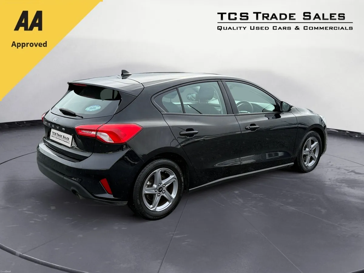 2019 Ford Focus 1.5TDCI ZETEC 120BHP - Image 3