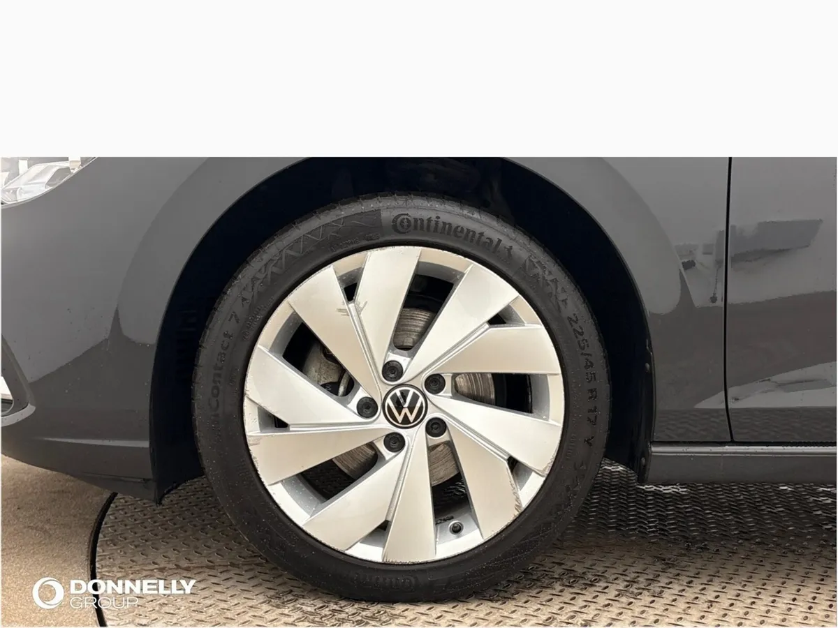 Volkswagen Golf 1.5 eTSI 150 Style 5dr DSG - Image 5