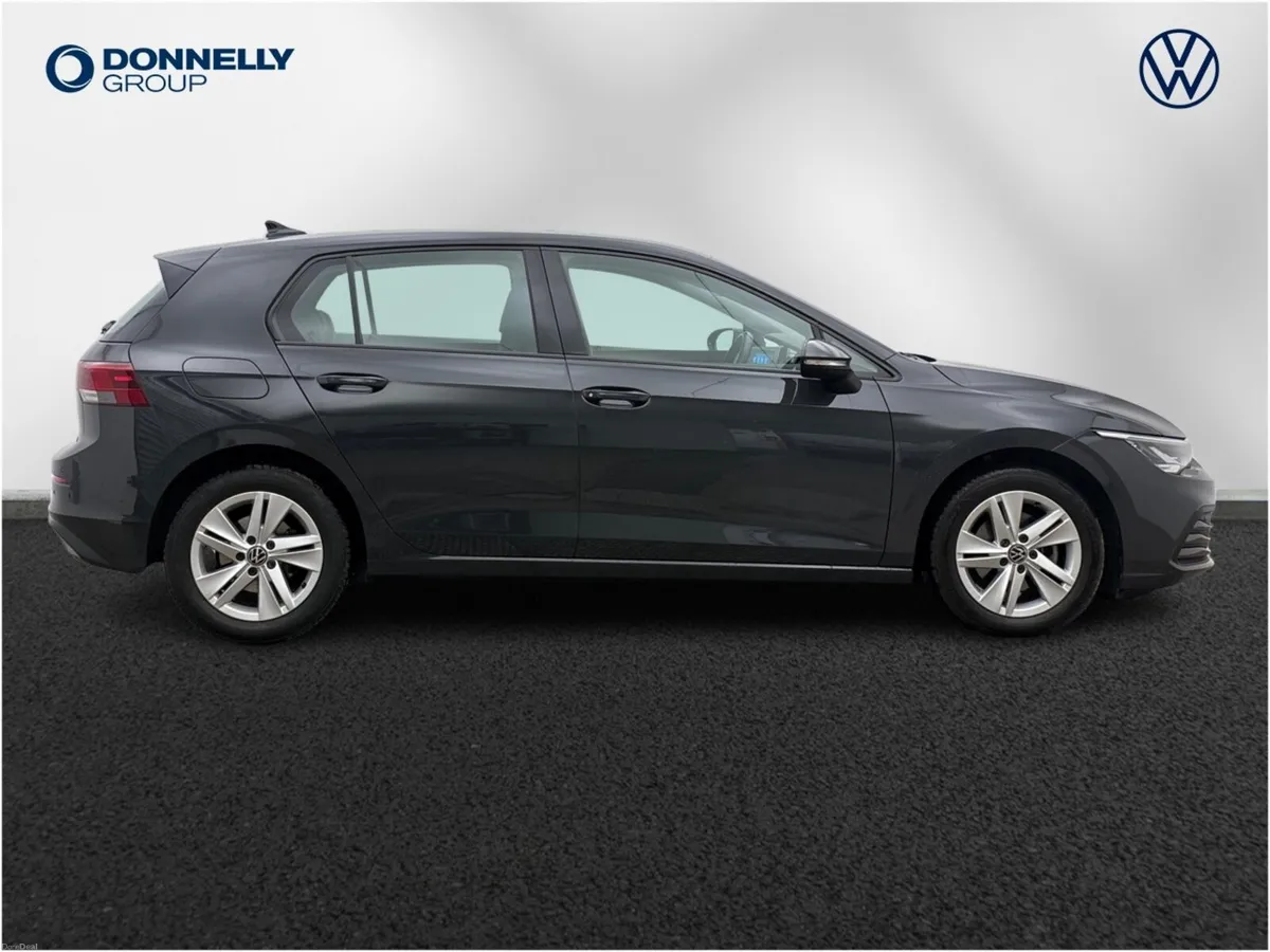 Volkswagen Golf 1.5 eTSI 150 Life 5dr DSG - Image 4