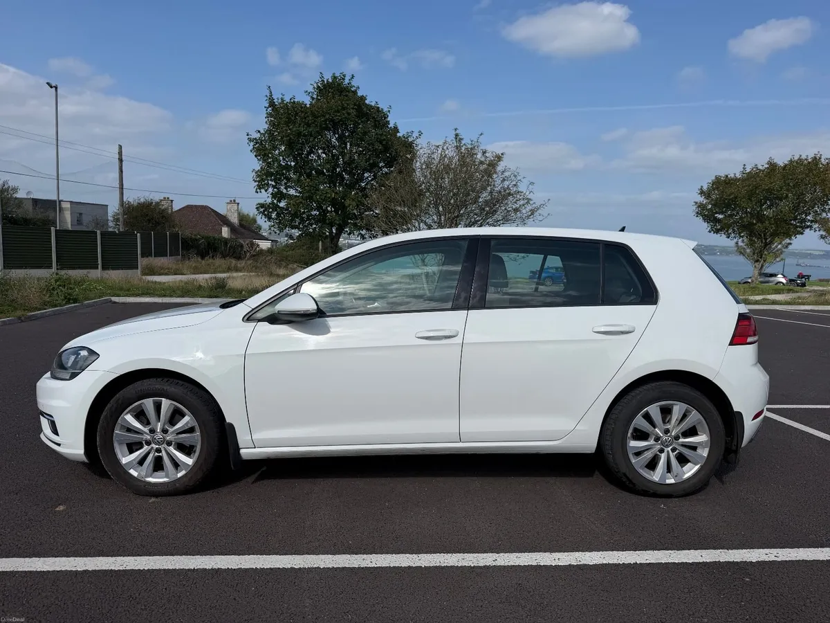 Volkswagen Golf 2018 1.6L Diesel Comfortline - Image 5