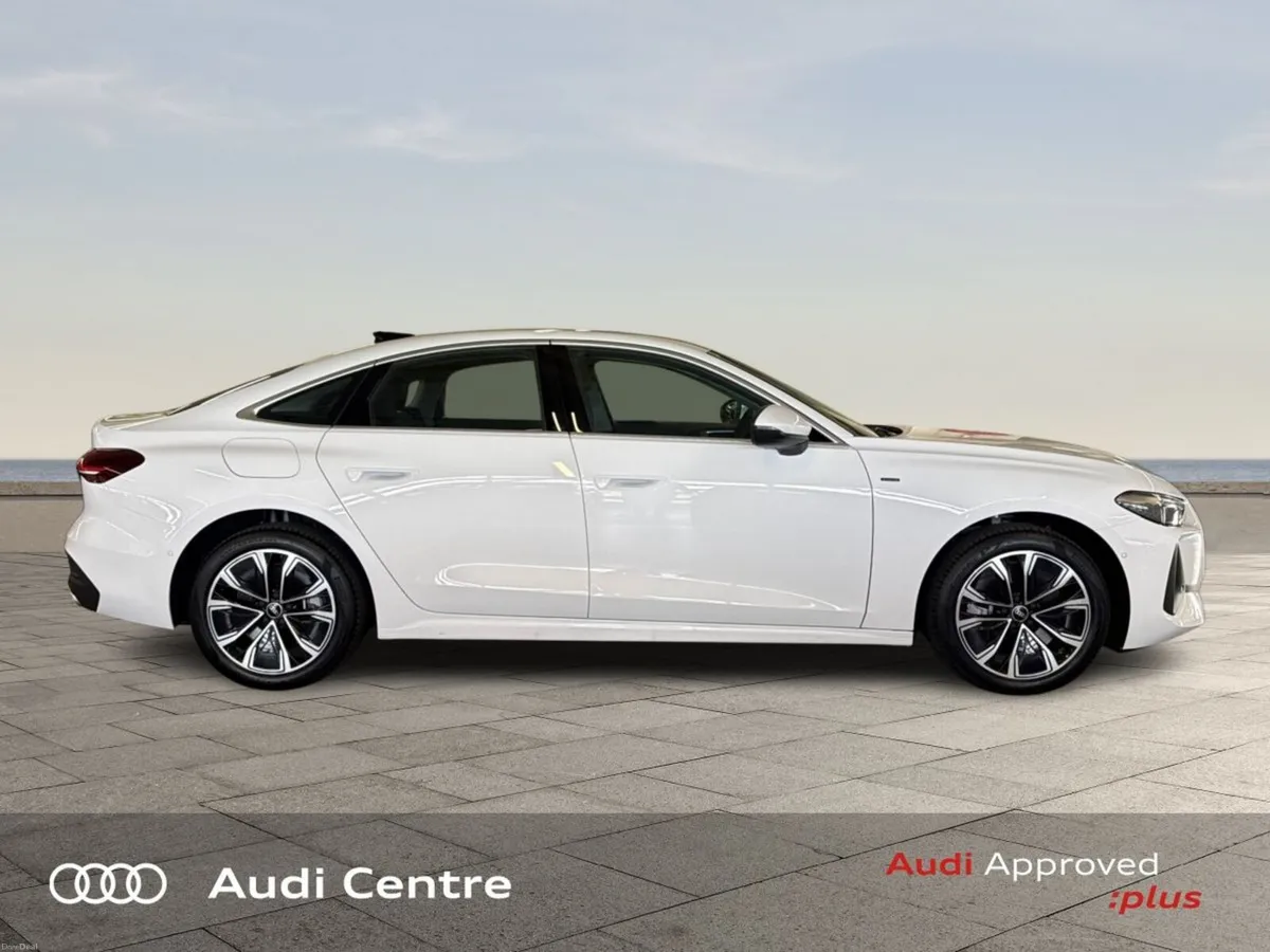 Audi A5 E-HYBRID Q 220KW SE was €61150 - Image 5