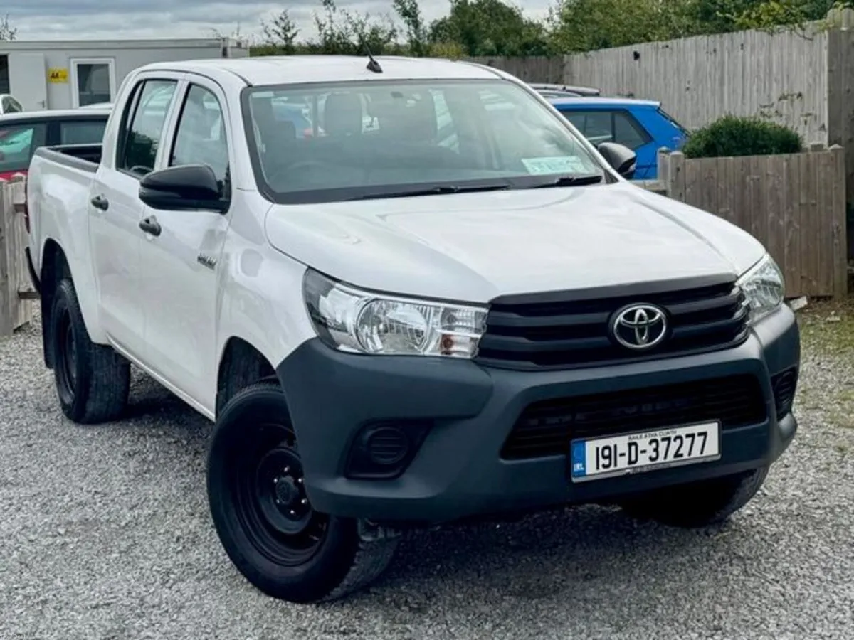 Toyota Hilux Double CAB DLX 4DR - Image 4