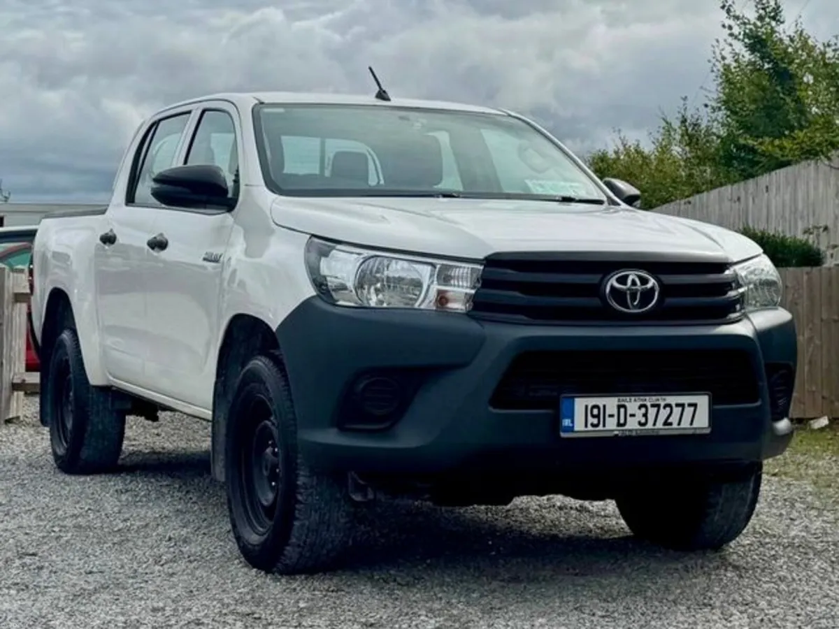 Toyota Hilux Double CAB DLX 4DR - Image 5