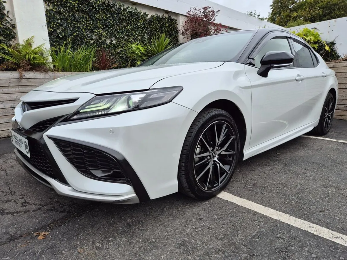 Toyota Camry 2.5 HYBRID / WORLD SPORT SOL / TOP SP - Image 1