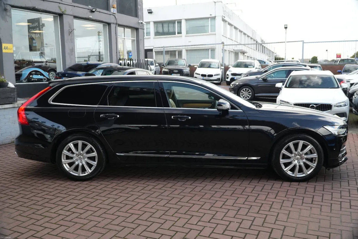 2021 VOLVO V90 D4 - Image 3