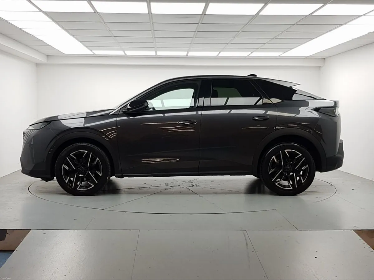 Peugeot 3008 1.2 MHEV PureTech 136bhp eDCS6 Allure - Image 5
