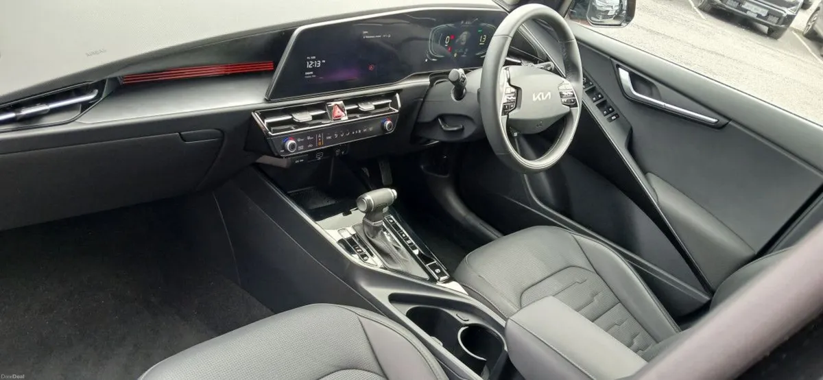 Kia Niro HEV SEM **AUTOMATIC, REAR VIEW CAMEA,LEAT - Image 3