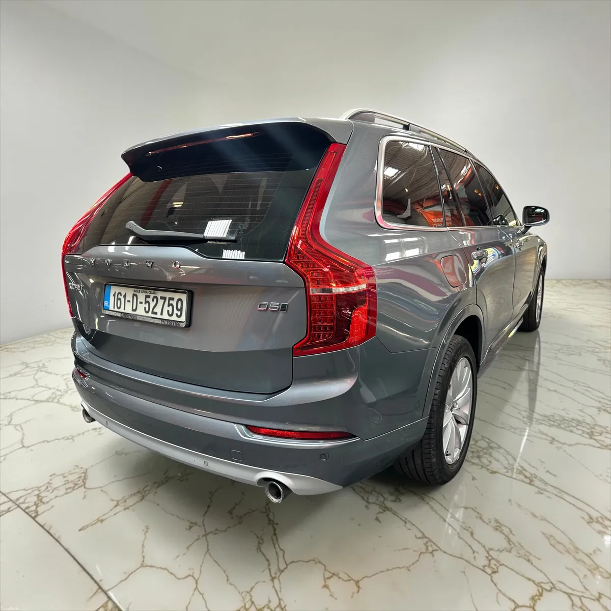 Volvo XC90 2.0 D5 225PS AWD MOMENTUM GEARTRONIC - Image 6