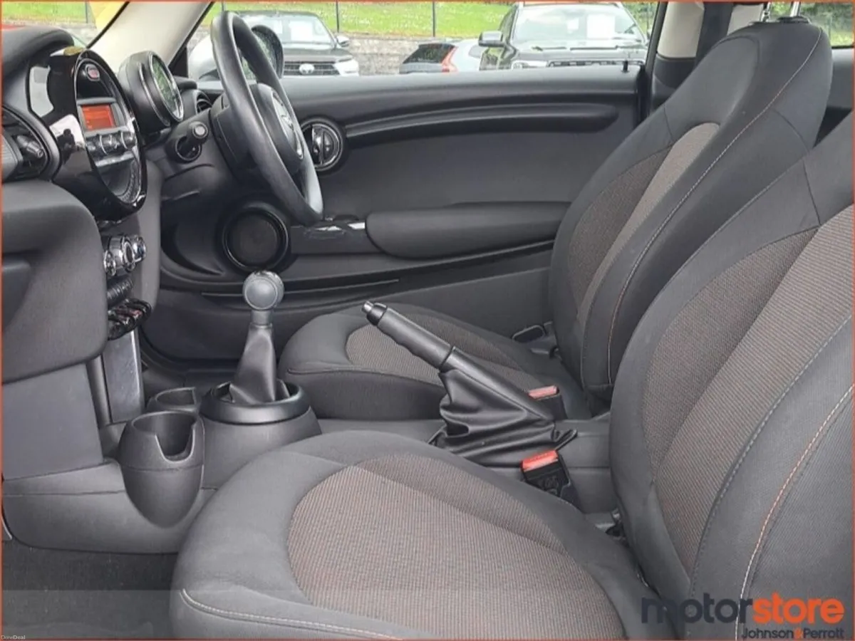 Mini Cooper Cooper - Image 3