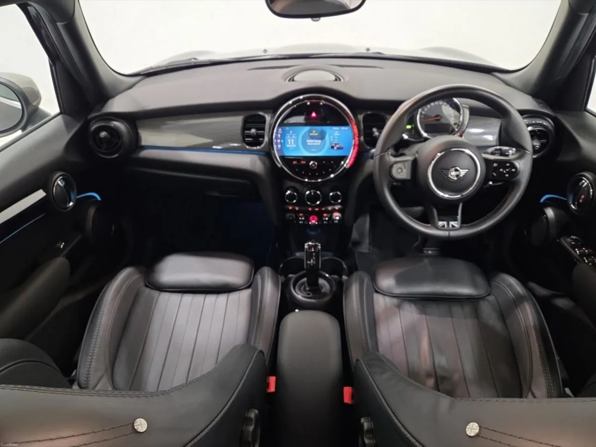 Mini Cooper 5-Door Cooper Exclusive - Image 4