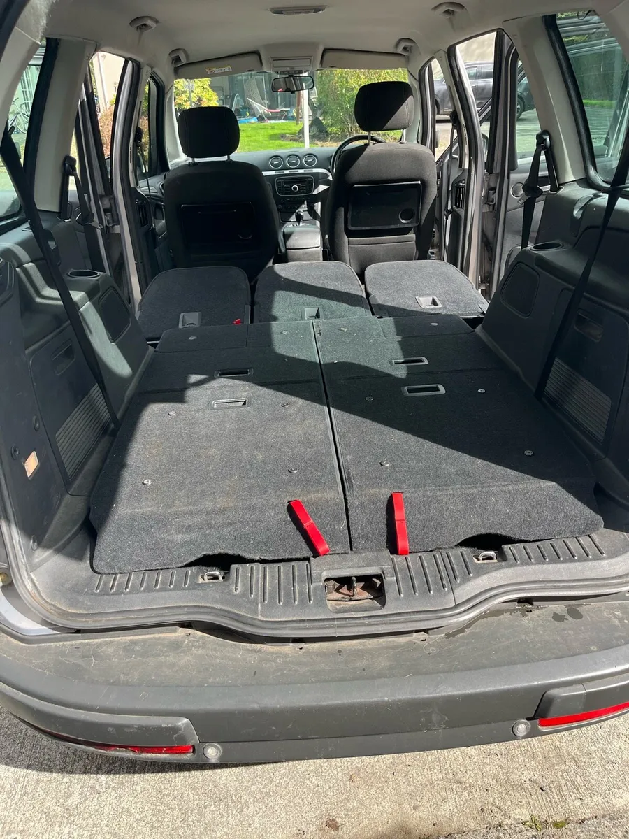 Seven seater Ford Galaxy - Image 6