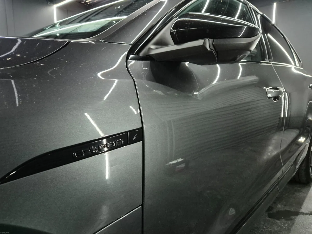 Audi Q8 SLINE 2023 SPORTBACK - Image 6