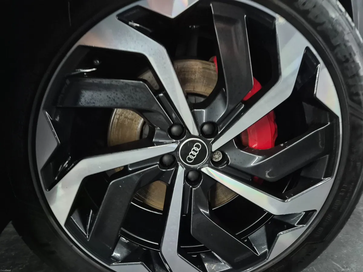 Audi Q8 SLINE 2023 SPORTBACK - Image 5