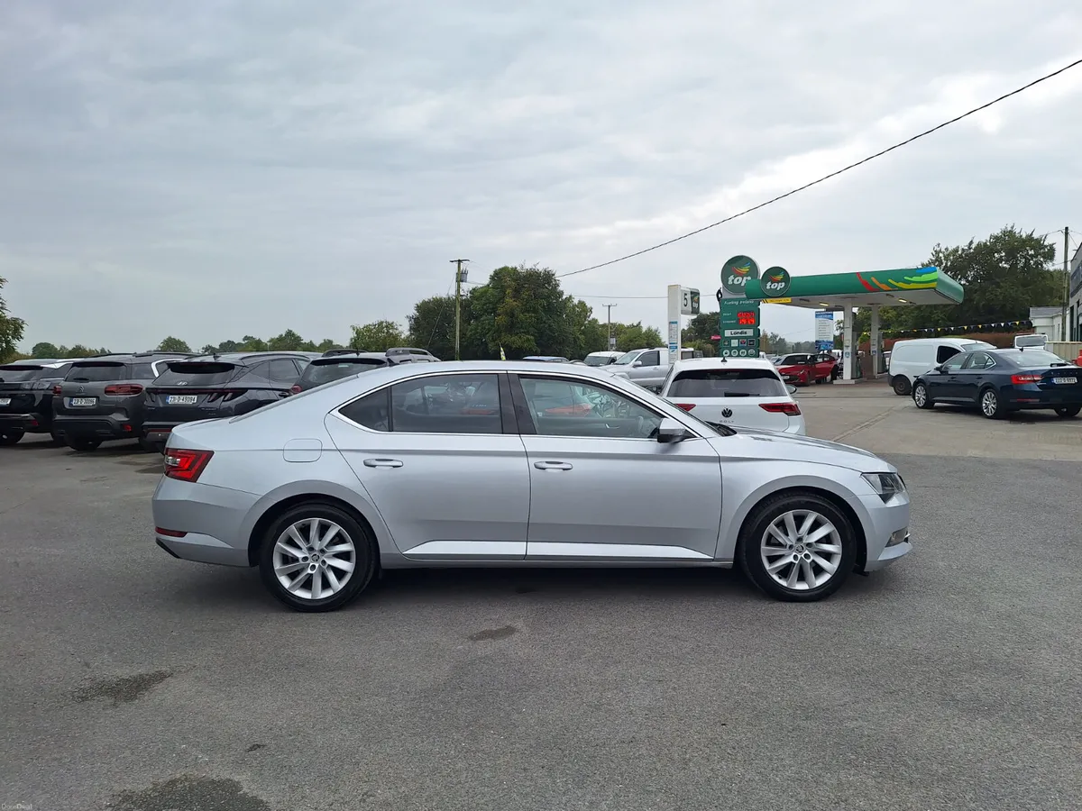 Skoda Superb 2.0 Tdi Style *Leather/Heat Seats - Image 2