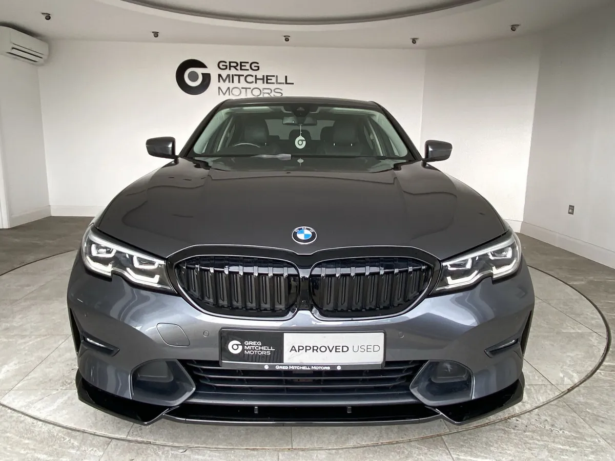 BMW 3-Series 2020 - Image 2
