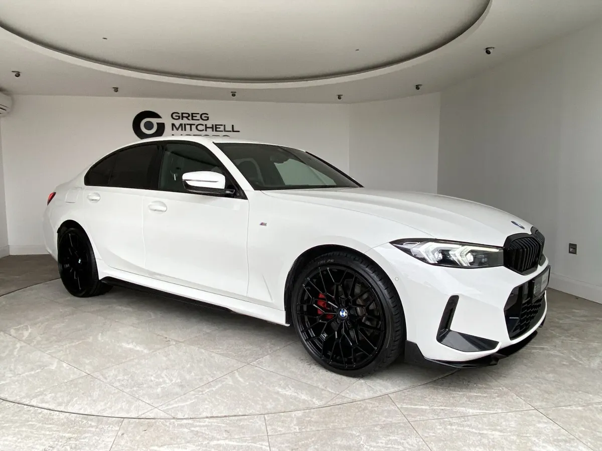 BMW 3-Series 2025 - Image 1