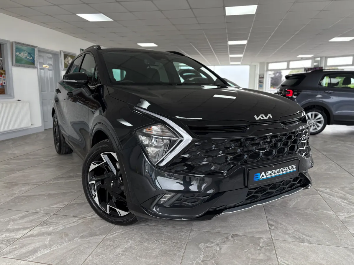 2024 Kia Sportage 4X4 GT-Line Plug in Hybrid - Image 4