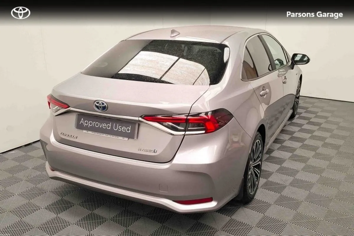 Toyota Corolla HYBRID LUNA SPORT 4DR - Image 2