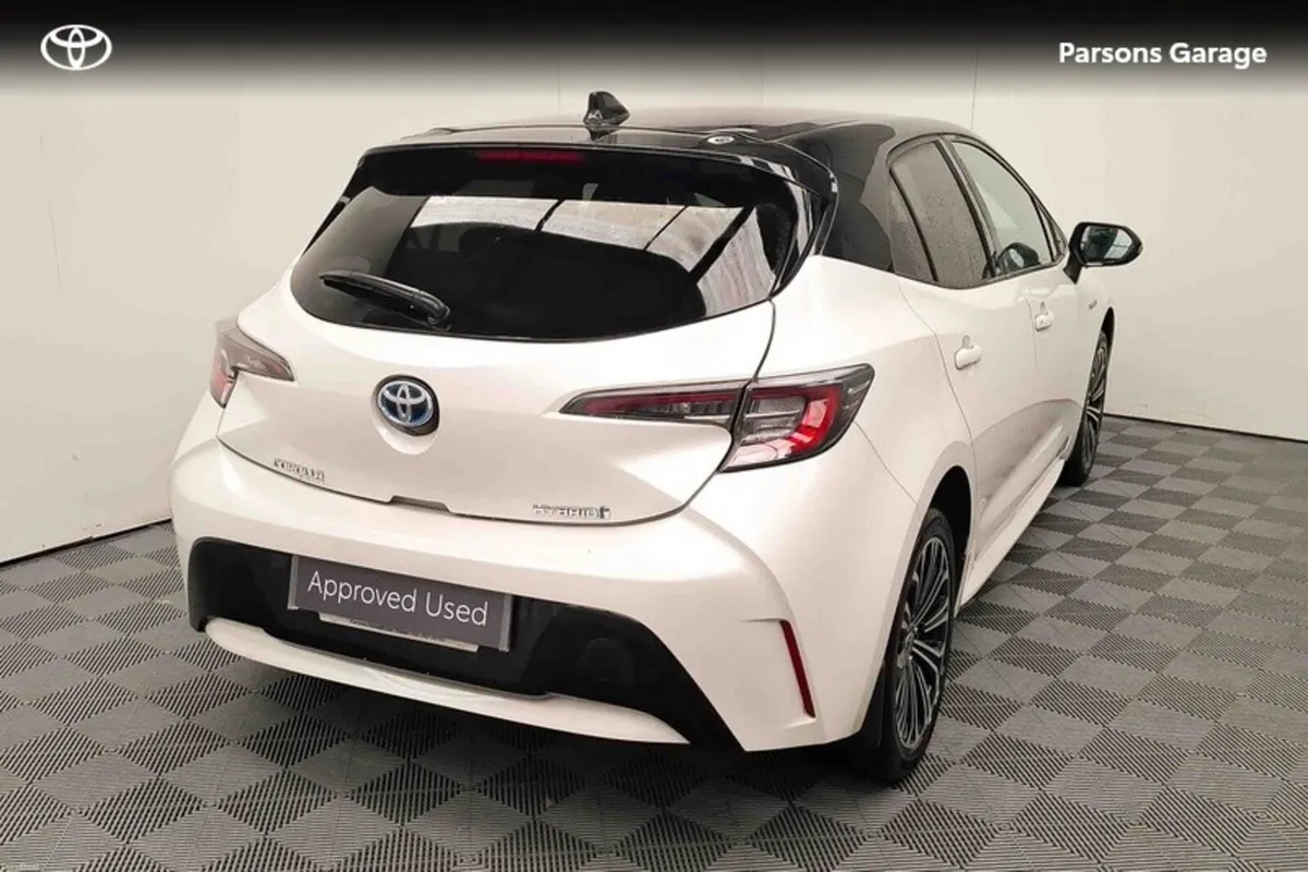 Toyota Corolla Hatchback Luna Sport - Image 2