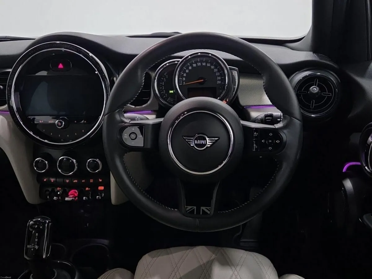 Mini Cooper 5-Door Cooper Exclusive - Image 5