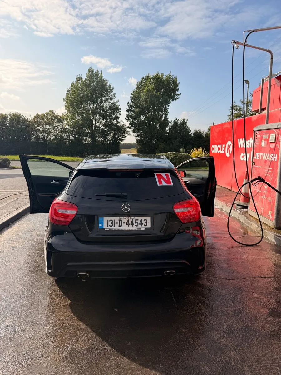 MERCEDES A180 AUTOMATIC ADDED STAR LIGHTS, AMBIENT - Image 3