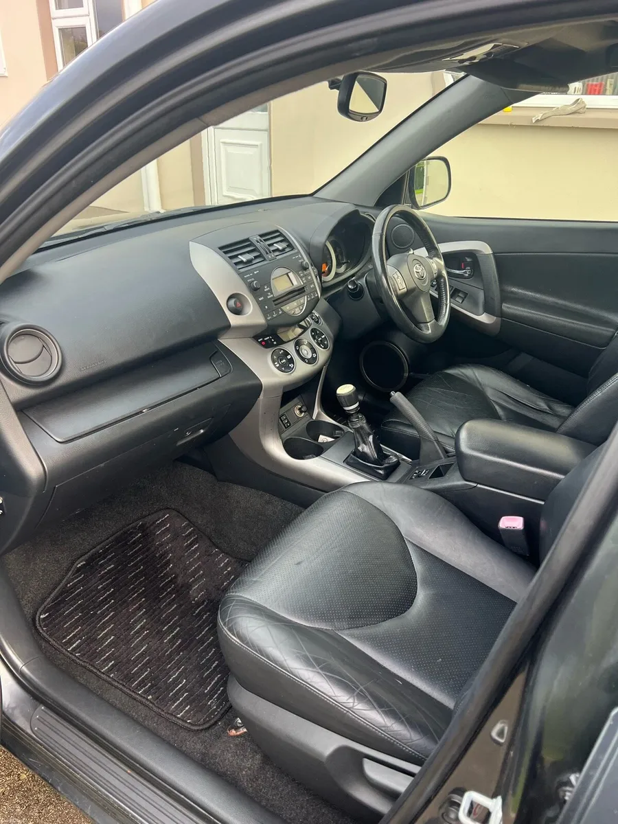Toyota rav4 - Image 5