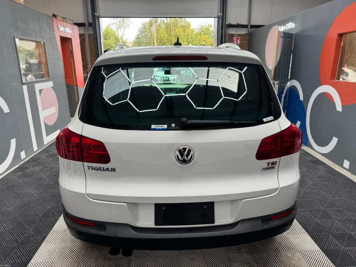 Volkswagen Tiguan 2015 VOLKSWAGEN TIGUAN LOUNGE 71 - Image 4